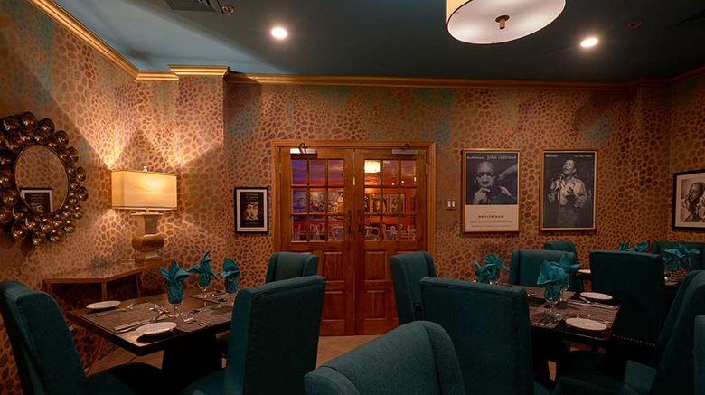 <b>R Hotel Kingston Room</b>. Images powered by <a href="https://iceportal.shijigroup.com/" title="IcePortal" target="_blank">IcePortal</a>.