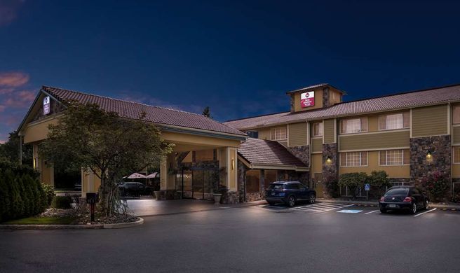 Best Western Plus Parkway Inn Exterior