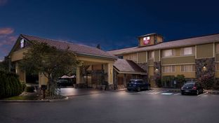 Best Western Plus Parkway Inn