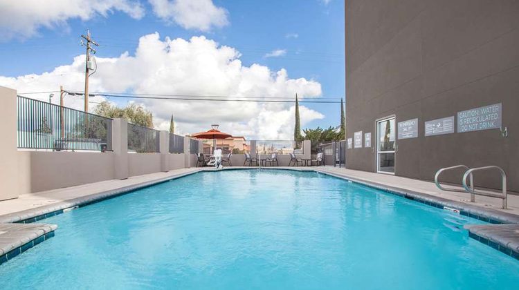 La Quinta Inn & Suites Madera Pool