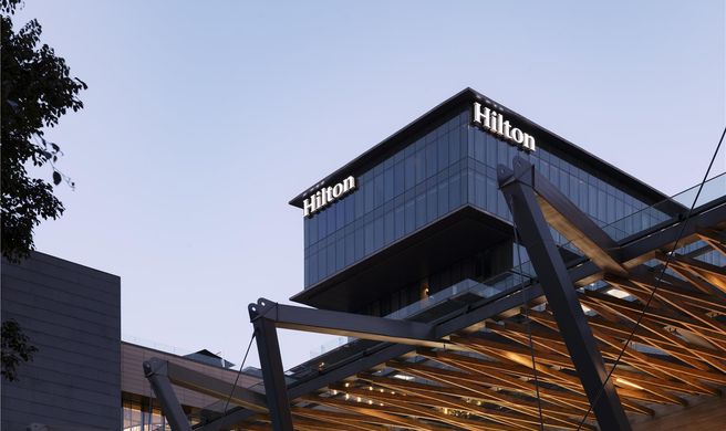 Hilton Guadalajara Midtown Exterior