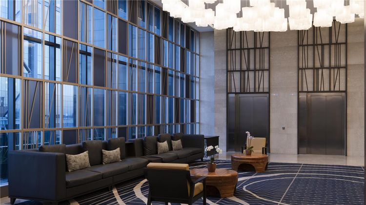 Hilton Guadalajara Midtown Lobby