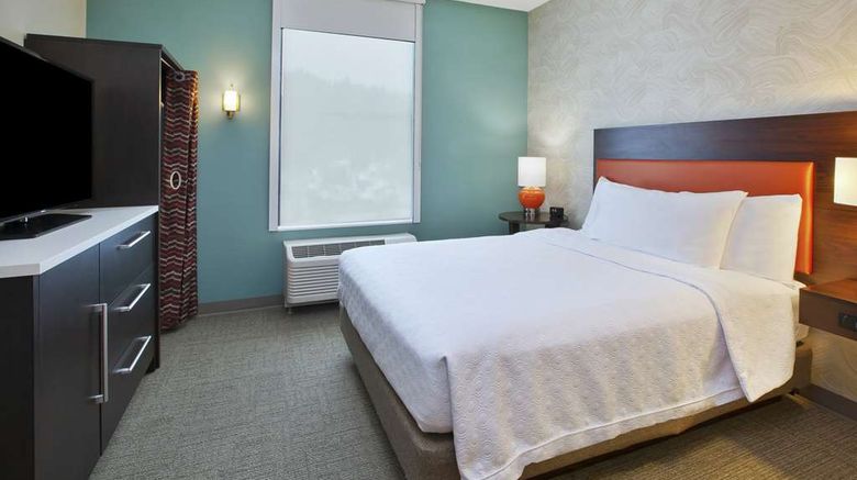 <b>Home2 Suites by Hilton Holland Room</b>. Images powered by <a href="https://iceportal.shijigroup.com/" title="IcePortal" target="_blank">IcePortal</a>.