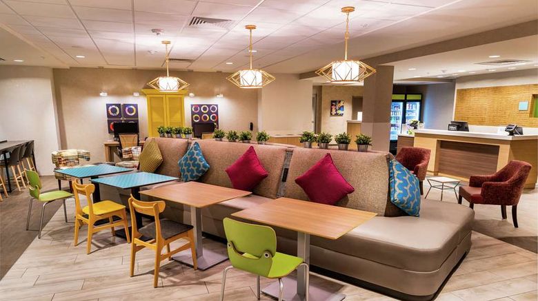 <b>Home2 Suites Las Vegas Tropicana Ave Lobby</b>. Images powered by <a href="https://iceportal.shijigroup.com/" title="IcePortal" target="_blank">IcePortal</a>.