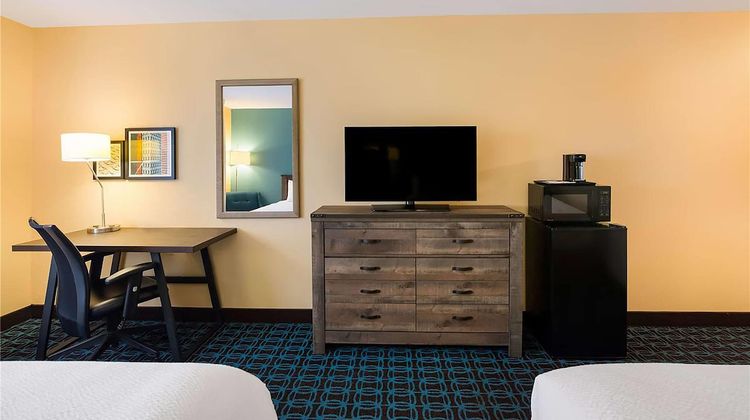 AmericInn by Wyndham Minot Room
