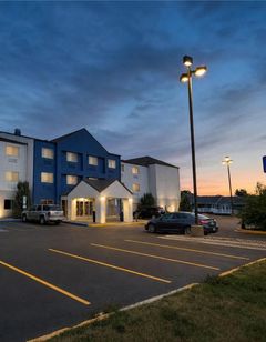 AmericInn by Wyndham Minot