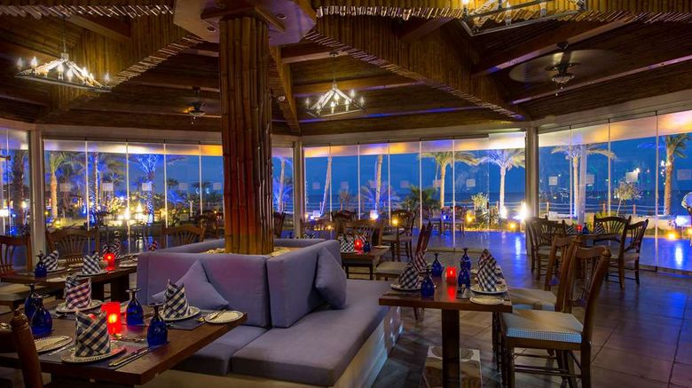 <b>Sunrise Montemare Resort Restaurant</b>. Images powered by <a href="https://iceportal.shijigroup.com/" title="IcePortal" target="_blank">IcePortal</a>.