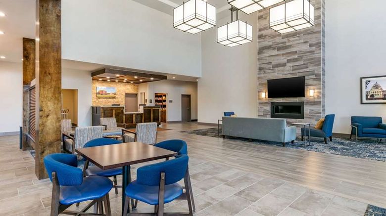 <b>Comfort Suites Tupelo Lobby</b>. Images powered by <a href="https://iceportal.shijigroup.com/" title="IcePortal" target="_blank">IcePortal</a>.