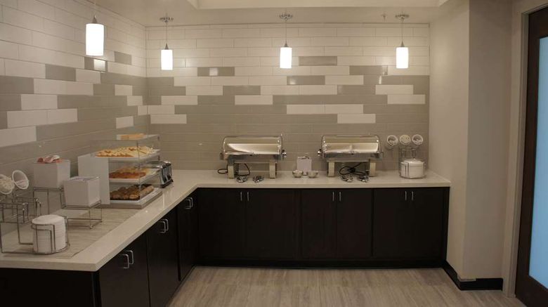 <b>La Quinta Inn & Suites Mobile I-65 Restaurant</b>. Images powered by <a href="https://iceportal.shijigroup.com/" title="IcePortal" target="_blank">IcePortal</a>.