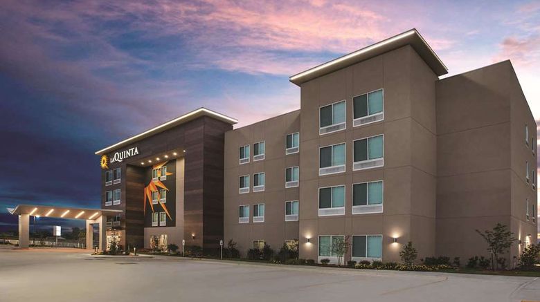 <b>La Quinta Inn & Suites Mobile I-65 Exterior</b>. Images powered by <a href="https://iceportal.shijigroup.com/" title="IcePortal" target="_blank">IcePortal</a>.