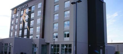 La Quinta Inn & Suites Mobile I-65 Exterior