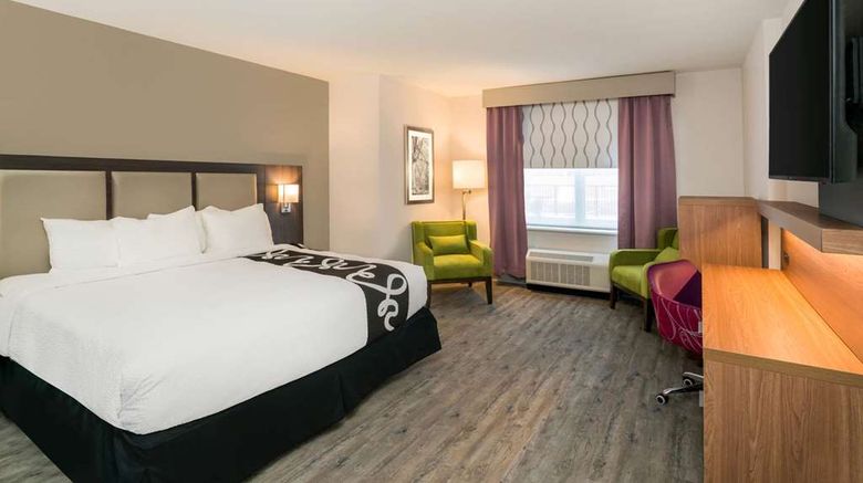 <b>La Quinta Inn & Suites Mobile I-65 Room</b>. Images powered by <a href="https://iceportal.shijigroup.com/" title="IcePortal" target="_blank">IcePortal</a>.