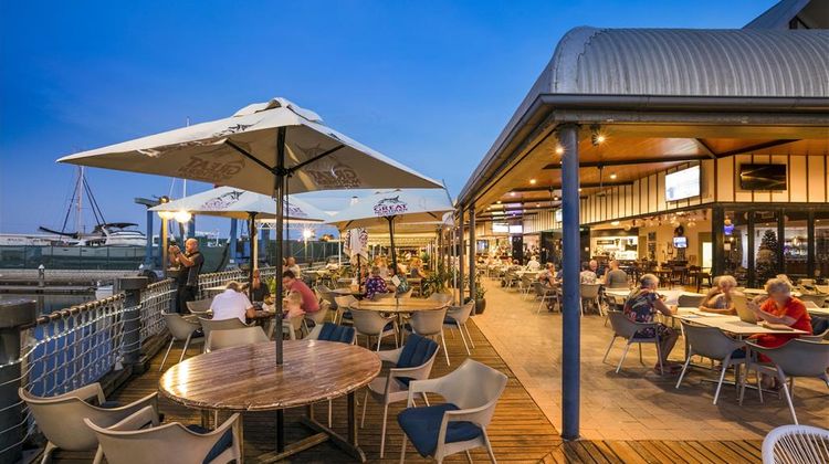 Kawana Waters Hotel by NightCap Restaurant