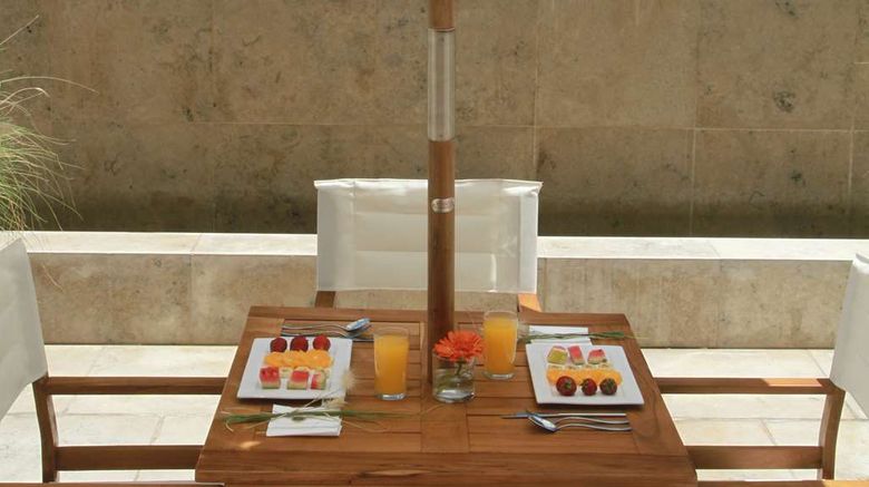 <b>Dazzler Palermo Pool</b>. Images powered by <a href="https://iceportal.shijigroup.com/" title="IcePortal" target="_blank">IcePortal</a>.