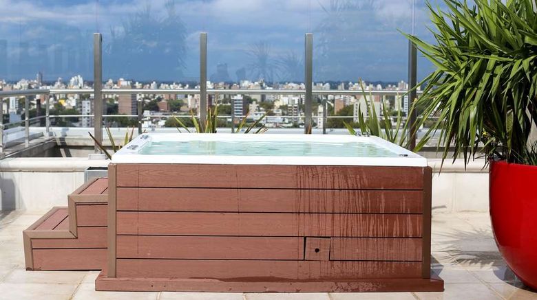 <b>Dazzler Rosario Pool</b>. Images powered by <a href="https://iceportal.shijigroup.com/" title="IcePortal" target="_blank">IcePortal</a>.