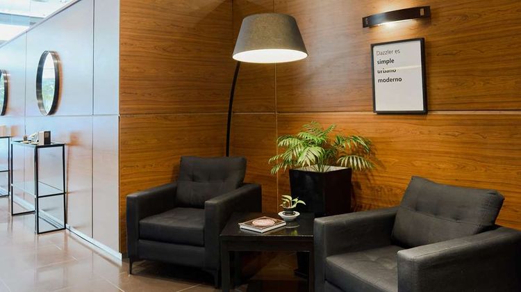 Dazzler Maipu Lobby