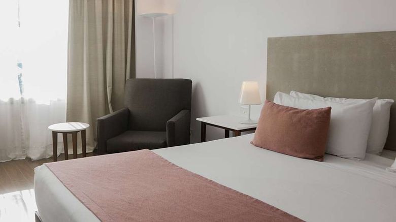 <b>Dazzler Recoleta Room</b>. Images powered by <a href="https://iceportal.shijigroup.com/" title="IcePortal" target="_blank">IcePortal</a>.