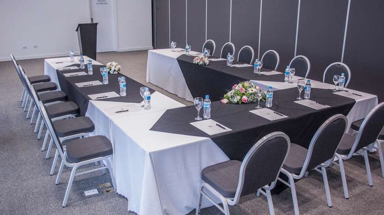 <b>Dazzler by Wyndham Asuncion Meeting</b>. Images powered by <a href="https://iceportal.shijigroup.com/" title="IcePortal" target="_blank">IcePortal</a>.