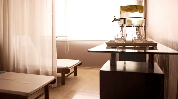 Dazzler by Wyndham Asuncion Spa