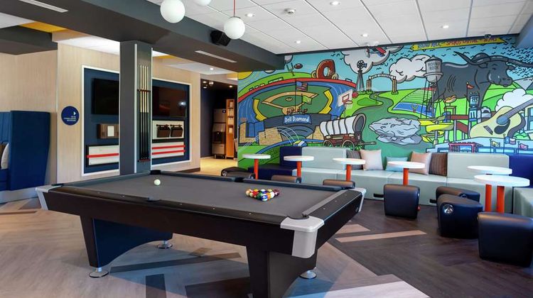 Tru by Hilton Round Rock Lobby