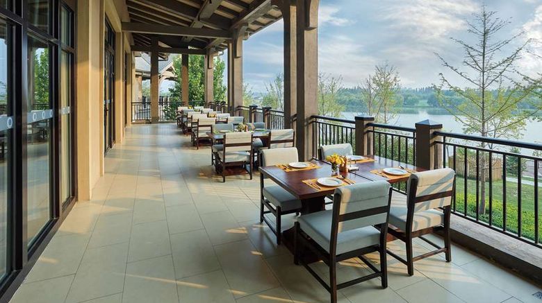 <b>Hilton Wenan Restaurant</b>. Images powered by <a href="https://iceportal.shijigroup.com/" title="IcePortal" target="_blank">IcePortal</a>.