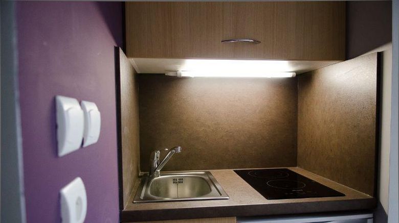 <b>Eastlodge Lyon Est Eurexpo Room</b>. Images powered by <a href="https://iceportal.shijigroup.com/" title="IcePortal" target="_blank">IcePortal</a>.