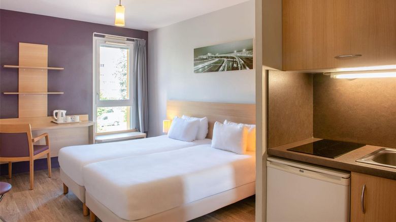 <b>Eastlodge Lyon Est Eurexpo Room</b>. Images powered by <a href="https://iceportal.shijigroup.com/" title="IcePortal" target="_blank">IcePortal</a>.