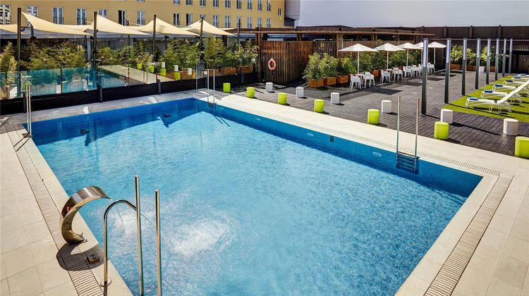 Sercotel Alcala 611 Pool