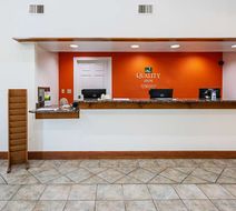 Quality Inn Dodge City Lobby