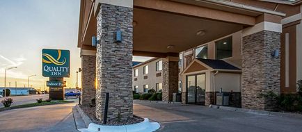 Quality Inn Dodge City Exterior