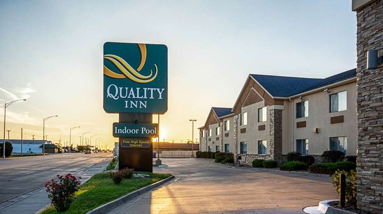 Quality Inn Dodge City Exterior