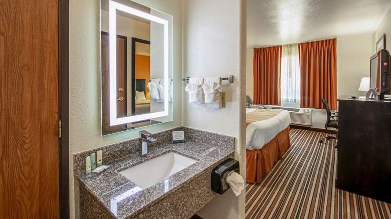 <b>Quality Inn Dodge City Room</b>. Images powered by <a href="https://iceportal.shijigroup.com/" title="IcePortal" target="_blank">IcePortal</a>.