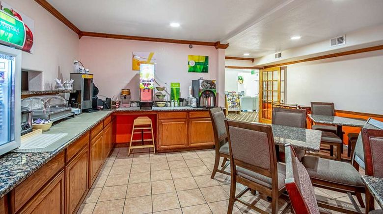 <b>Quality Inn Dodge City Restaurant</b>. Images powered by <a href="https://iceportal.shijigroup.com/" title="IcePortal" target="_blank">IcePortal</a>.