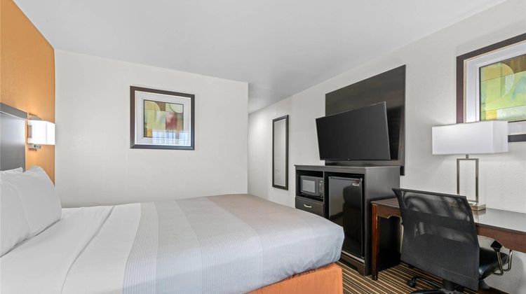 Quality Inn Dodge City Room