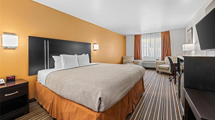 Quality Inn Dodge City Room