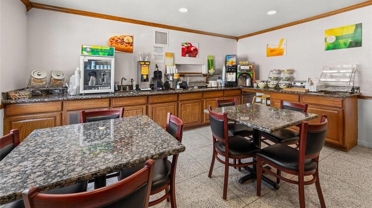 Quality Inn Dodge City Restaurant