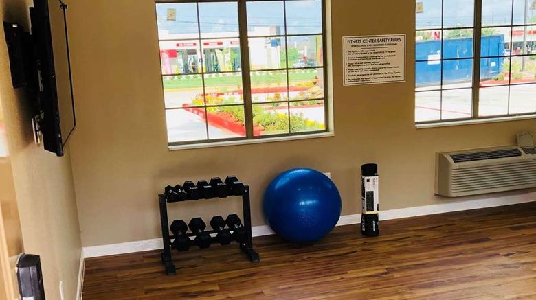 <b>Super 8 by Wyndham Houston NW Cypress Health</b>. Images powered by <a href="https://iceportal.shijigroup.com/" title="IcePortal" target="_blank">IcePortal</a>.
