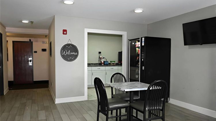 Hibbing Inn & Suites Lobby
