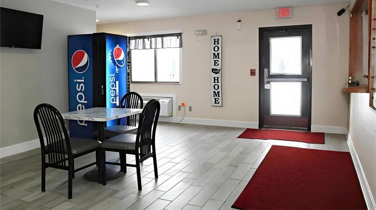 Hibbing Inn & Suites Lobby
