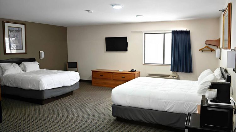 Hibbing Inn & Suites Room