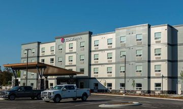 Coast Oliver Hotel