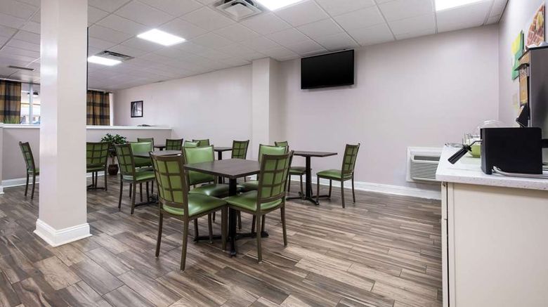 <b>Quality Inn Starkville Restaurant</b>. Images powered by <a href="https://iceportal.shijigroup.com/" title="IcePortal" target="_blank">IcePortal</a>.