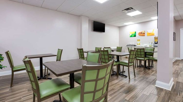 Quality Inn Starkville Restaurant