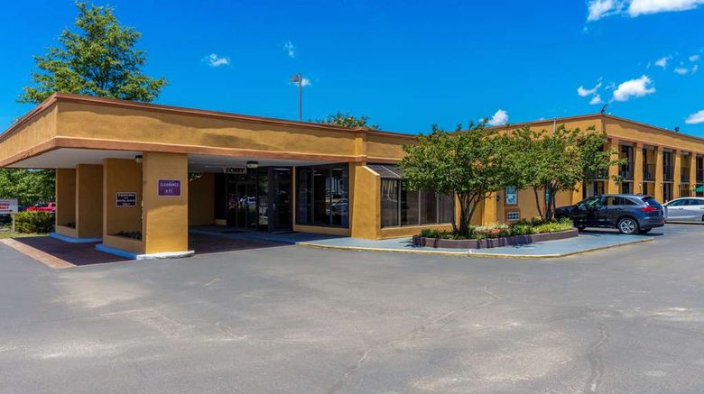 <b>Quality Inn Starkville Exterior</b>. Images powered by <a href="https://iceportal.shijigroup.com/" title="IcePortal" target="_blank">IcePortal</a>.