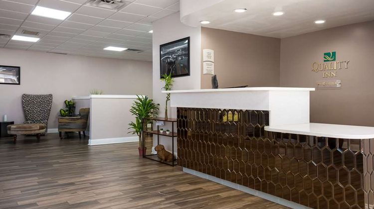 Quality Inn Starkville Lobby