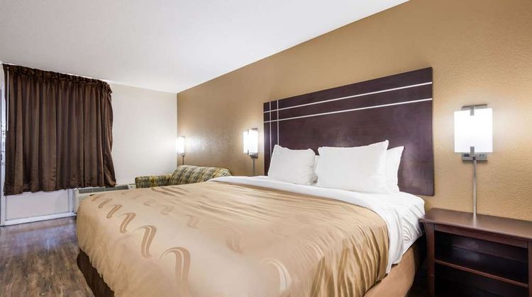 Quality Inn Starkville Room