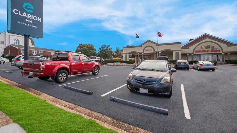 <b>Clarion Inn Falls Church-Arlington Exterior</b>. Images powered by <a href="https://iceportal.shijigroup.com/" title="IcePortal" target="_blank">IcePortal</a>.