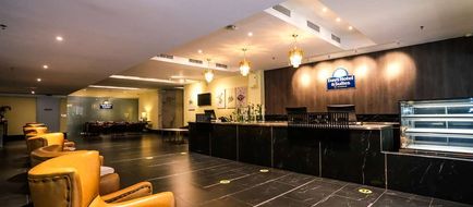Days Hotel & Suites Fraser Business Park Lobby