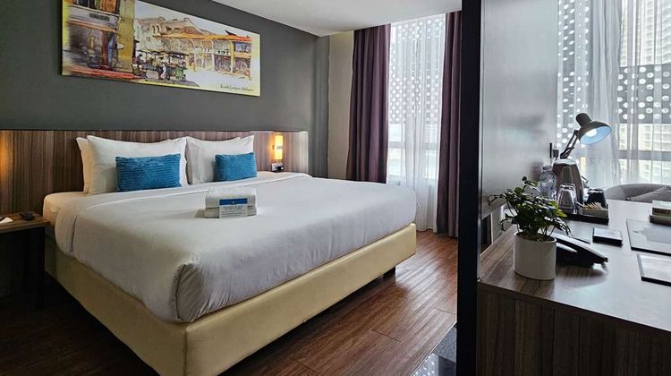 Days Hotel & Suites Fraser Business Park Suite