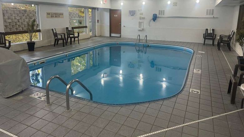 <b>Wingate by Wyndham Sioux City Pool</b>. Images powered by <a href="https://iceportal.shijigroup.com/" title="IcePortal" target="_blank">IcePortal</a>.